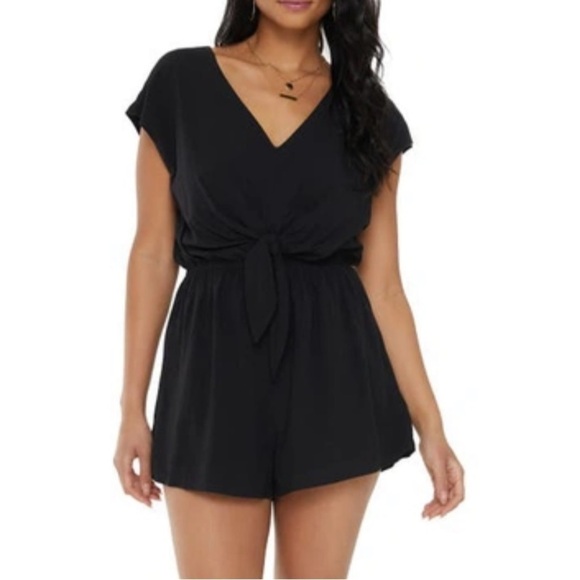 NWT Vici x Nordstrom Woven Tie Front Short Sleeve Romper In Black - Picture 1 of 5